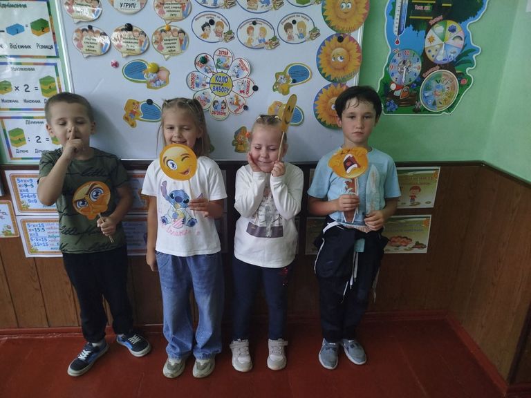😊🎉 ДЕНЬ НАРОДЖЕННЯ СМАЙЛИКА у 1 класах! 🎉😊 (7)
