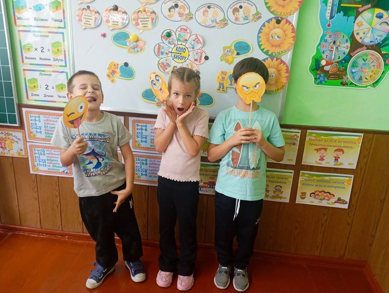 😊🎉 ДЕНЬ НАРОДЖЕННЯ СМАЙЛИКА у 1 класах! 🎉😊 (10)