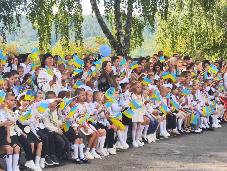 День знань у ліцеї: єднання крізь роки й 45 років школи